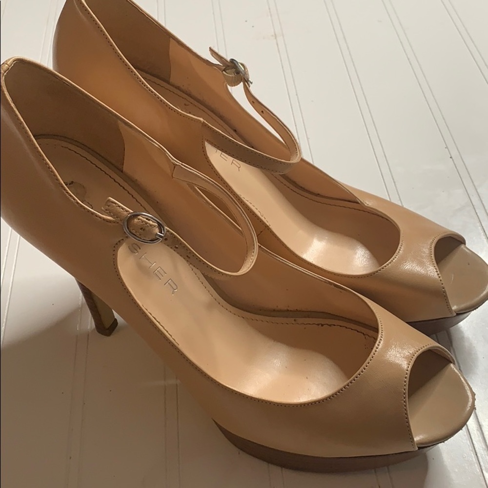 Marc Fisher tan camel peep toe heels Sz 10